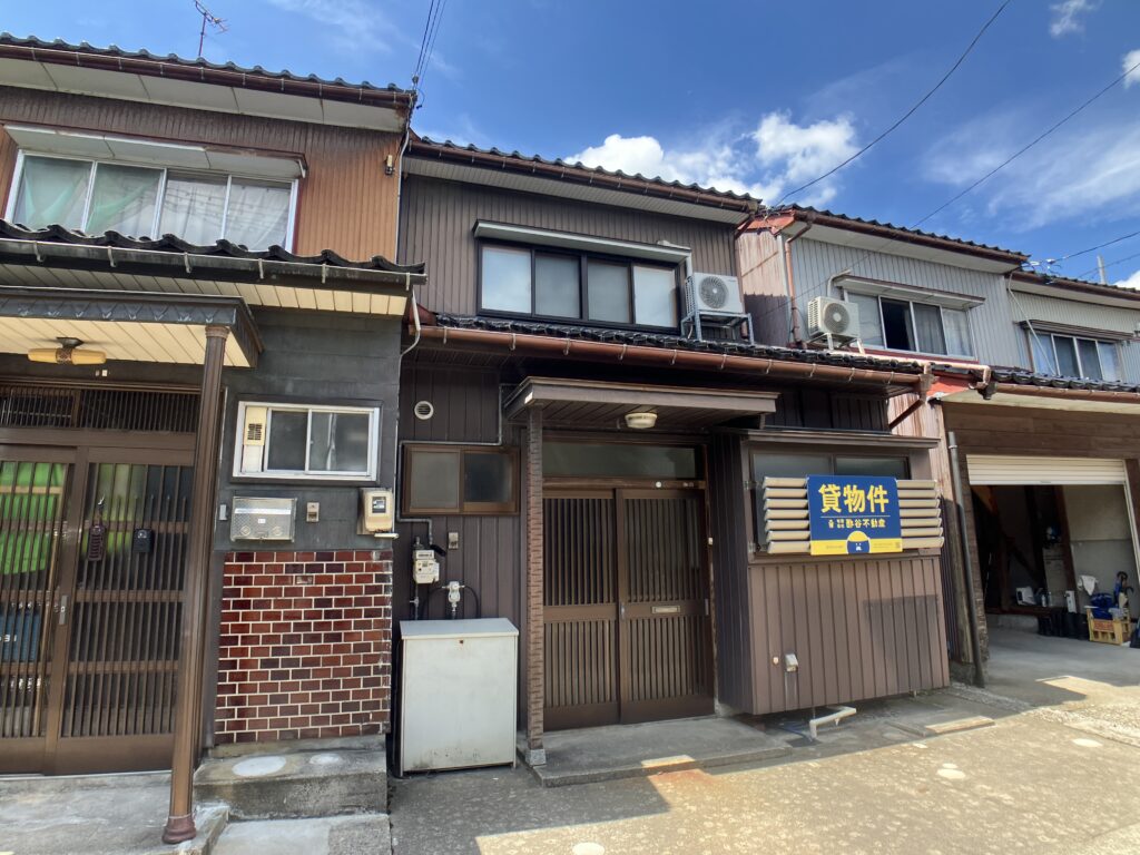 高岡市上北島貸家